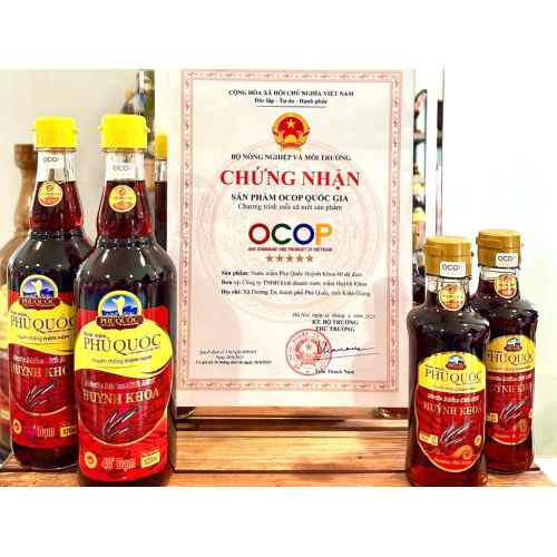 Nước Mắm Truyền Thống Cốt Nhĩ Huỳnh Khoa 40 Đạm Hộp 2 Chai 520ml