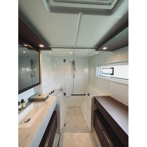 Du Thuyền Regent Thuê Riêng – 12 Khách (19h45 - 22h15)