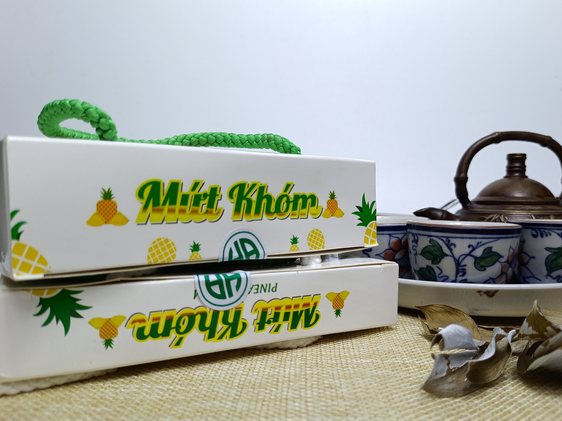 Cách thưởng thức mứt khóm